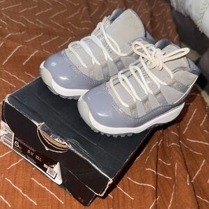 Jordan Kids Sneakers in Gray and White